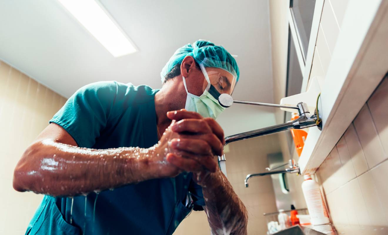Precautions for Surgery on Patients with Infectious Disease